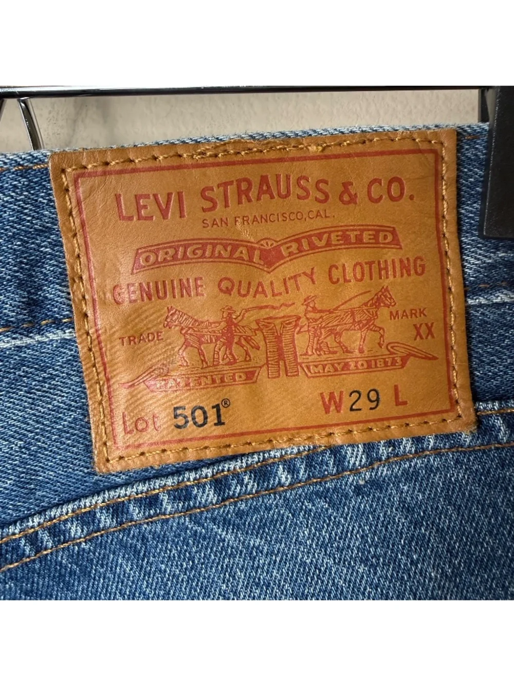 Levis Premium 501 Original Fit Cut-Off Shorts Men 29 Blue Denim Jorts Raw Hem